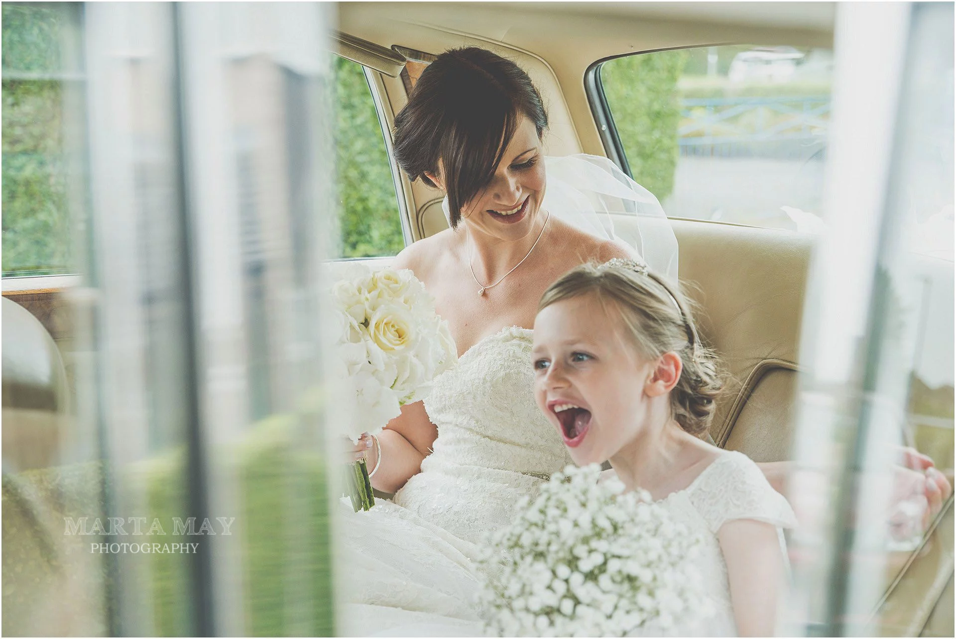 wedding moments mother daughter