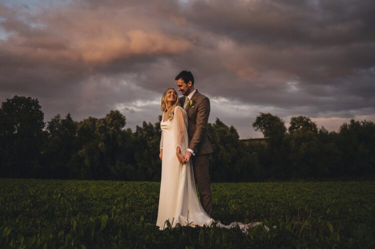 couple shoot at Lyde Court at golden hour