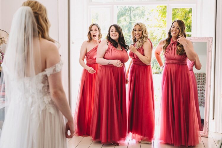 bridesmaids first look at Lyde Court