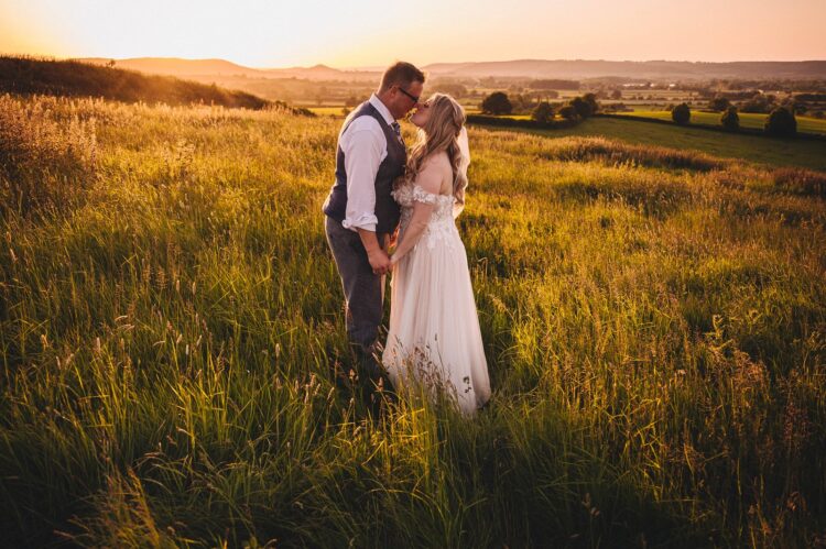 couple shoot at Lyde Court at golden hour