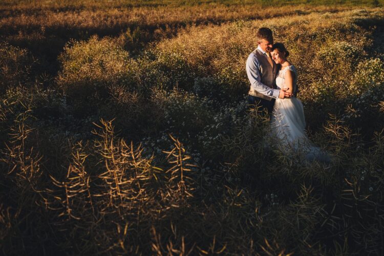 couple shoot at Lyde Court at golden hour