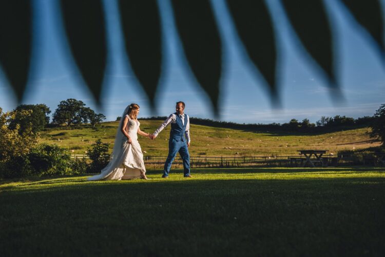 couple shoot at Lyde Court at golden hour