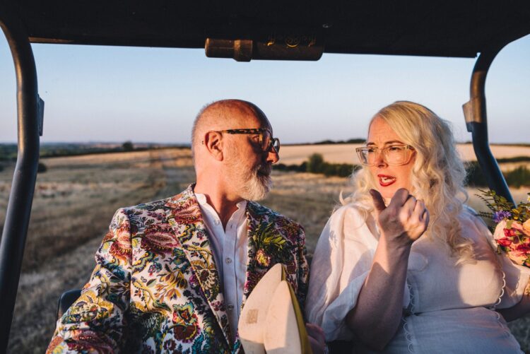 couple shoot at Lyde Court at golden hour