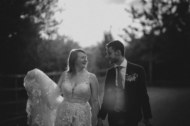 redhouse barn couple shoot