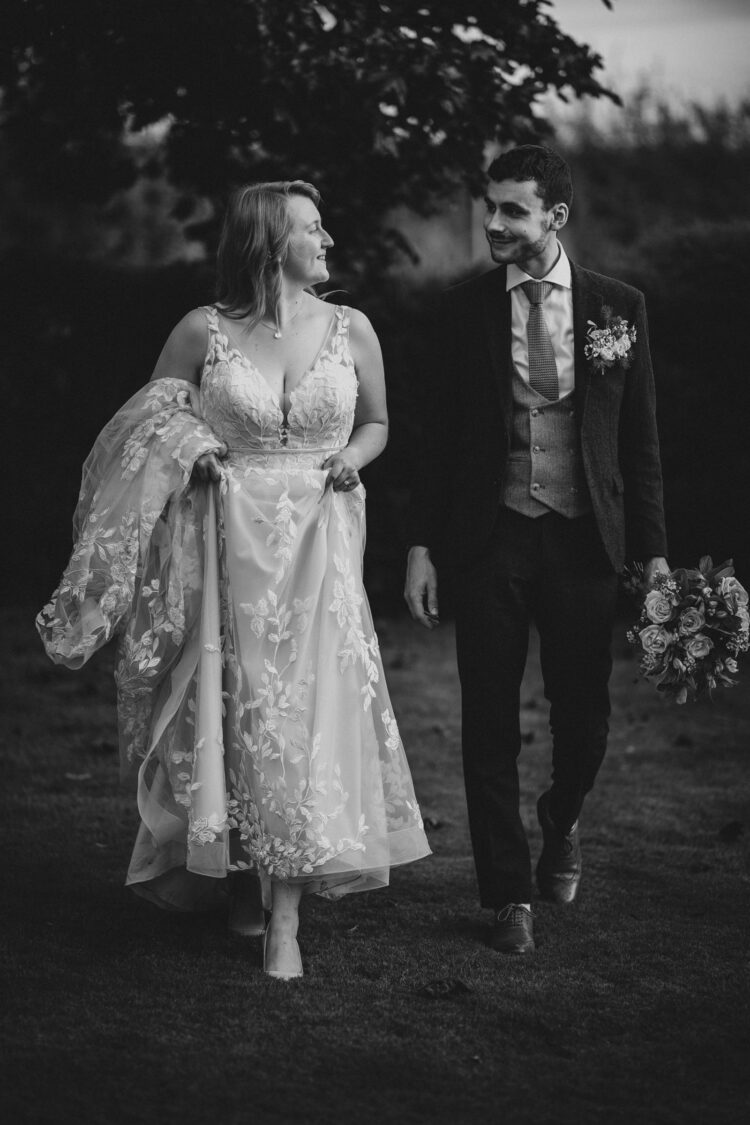 redhouse barn bride and groom shoot