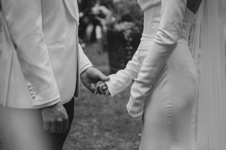 outdoor wedding ceremony at Pauntley Court, Cotswolds