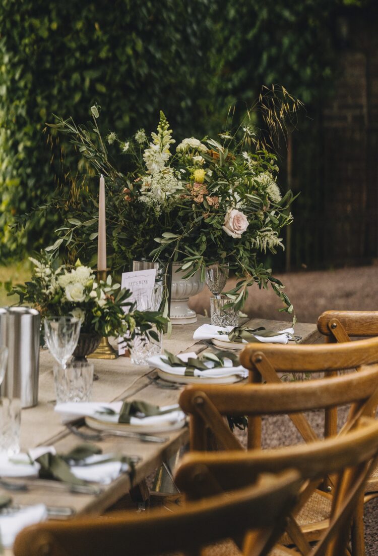 alfresco dining italian style at Pauntley court