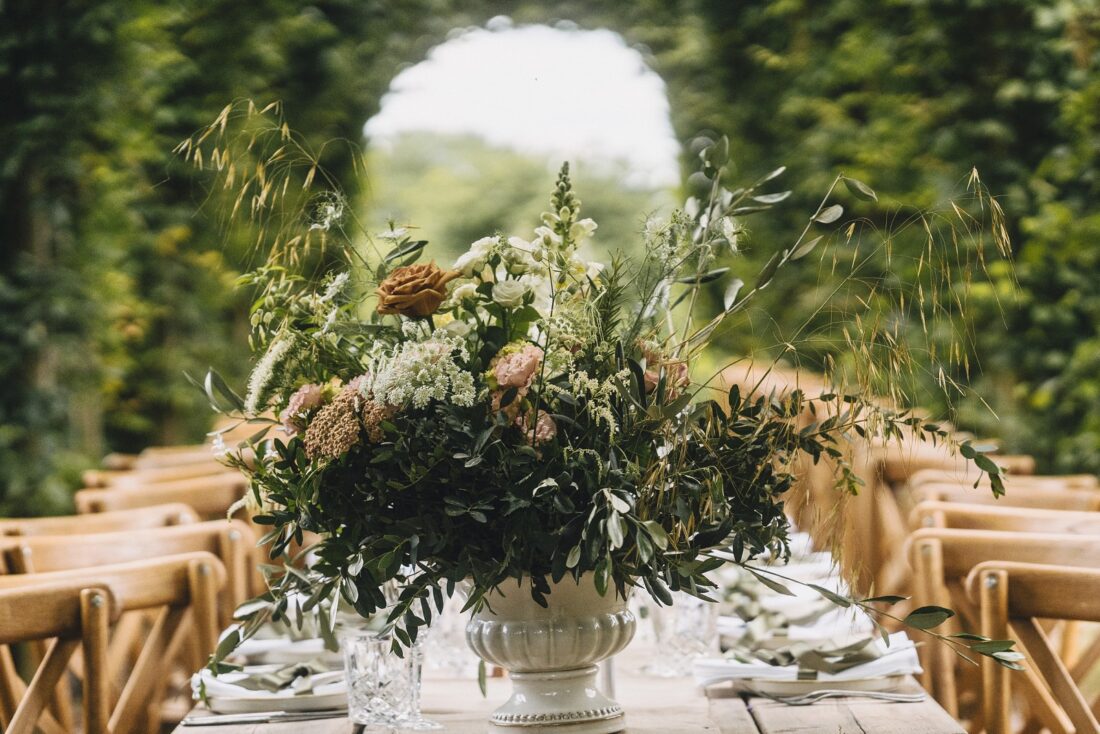 alfresco dining italian style at Pauntley court