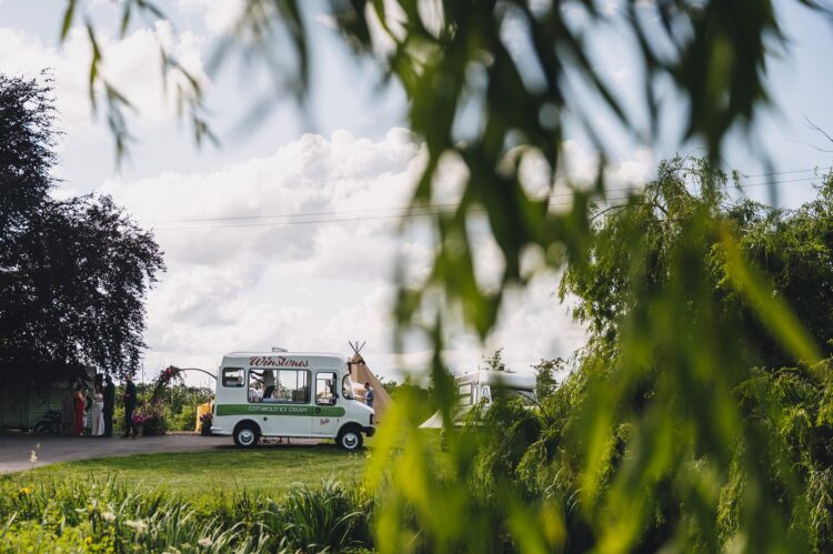 garden games, ice cream and food at the Orchard at Munsley