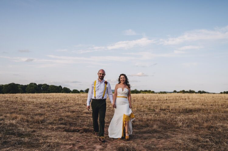 bride and groom pictures orchard at munsley wedding photography
