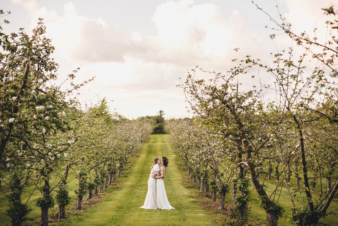 The orchard at munsley wedding