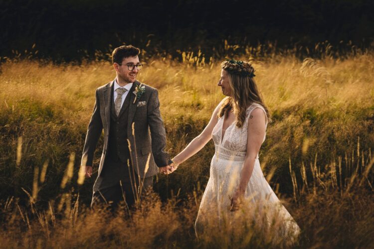 couple shoot at wilde lodge in golden hour