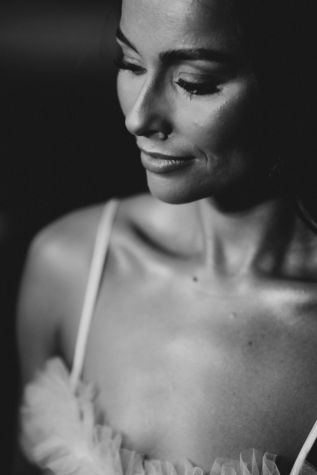 bride getting ready at redhouse barn, wedding photography prices uk
