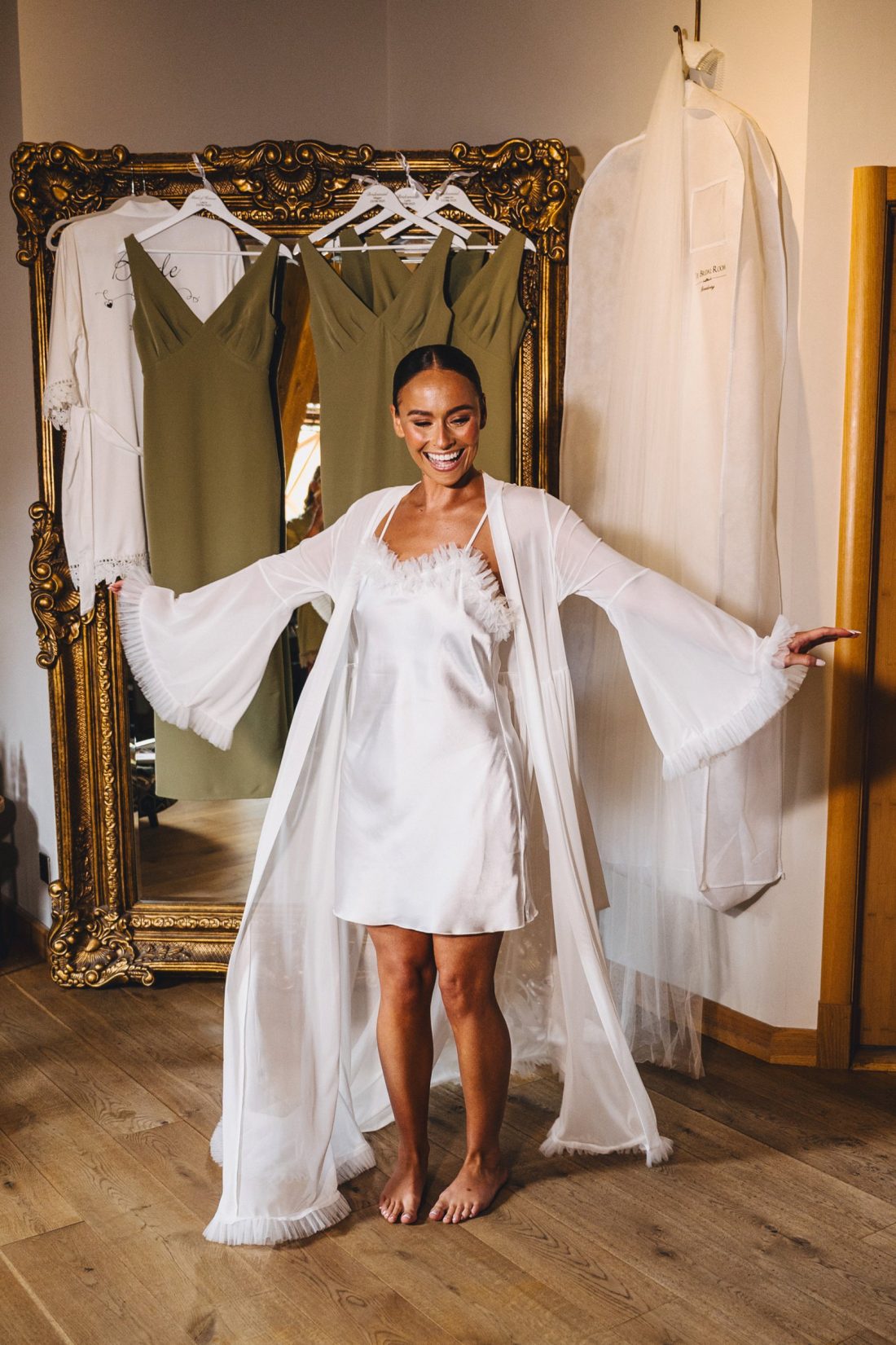 bride getting ready at redhouse barn