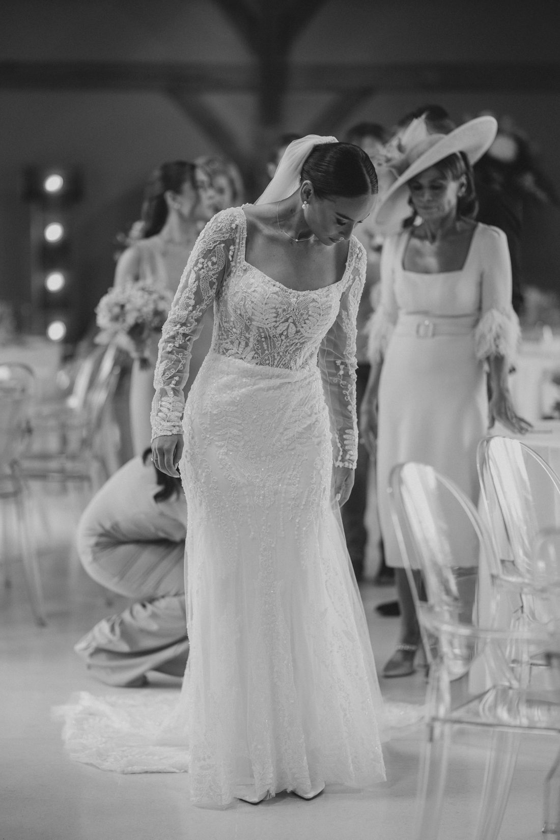 bride getting ready at redhouse barn, unposed wedding photography