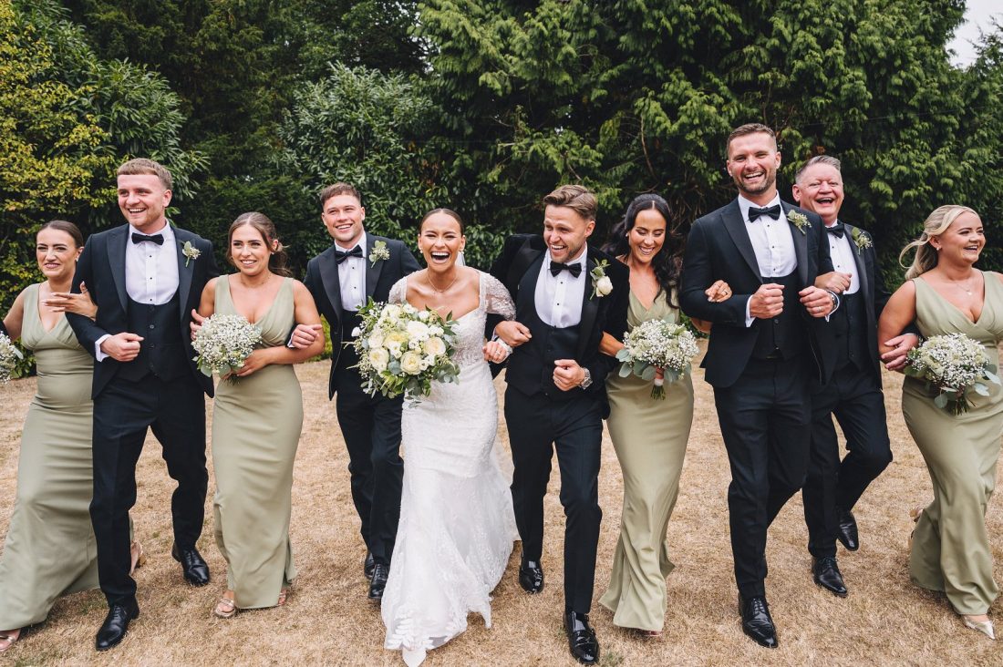 wedding pictures at redhouse barn