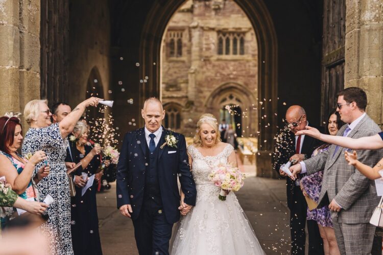 Hampton Court Castle confetti