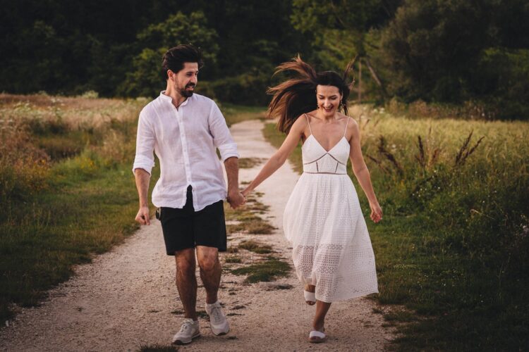 san galgano tuscany engagement shoot happy couple