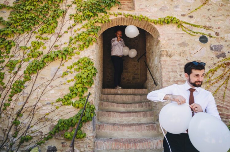 groomsmen having fun in the morning at VIlla Podernovo