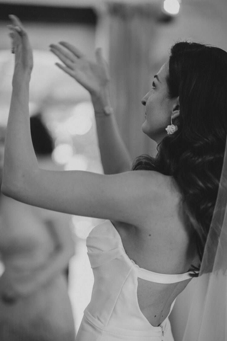 bride and mother moment at VIlla Podernovo