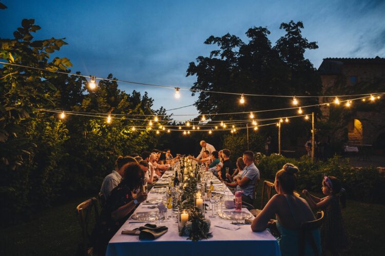 alfresco wedding dining at Villa Podernovo Tuscany