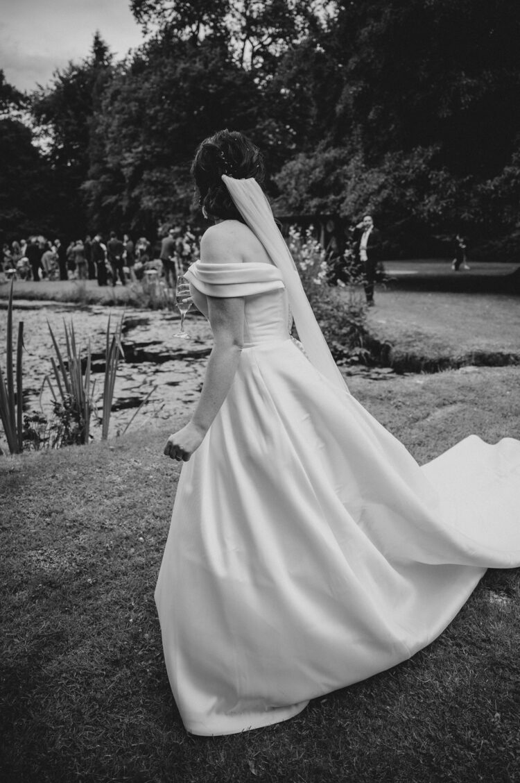 couple shoot during a wedding day at Water's Edge Ewen