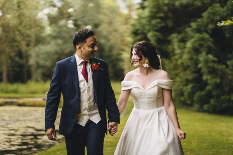 couple shoot during a wedding day at Water's Edge Ewen