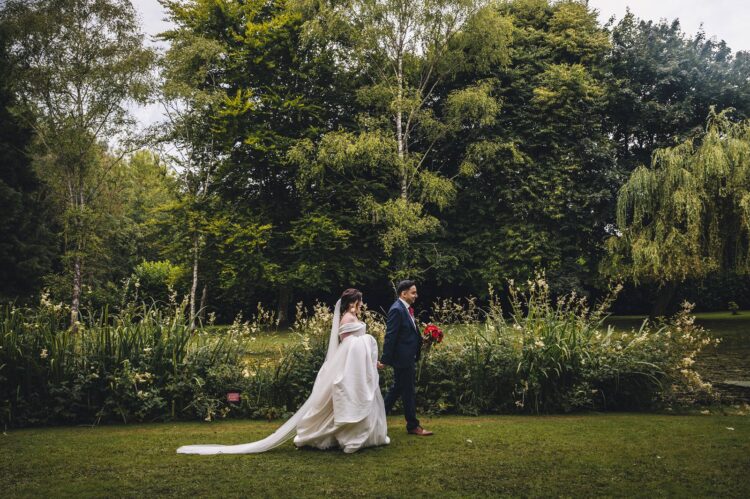 couple shoot during a wedding day at Water's Edge Ewen