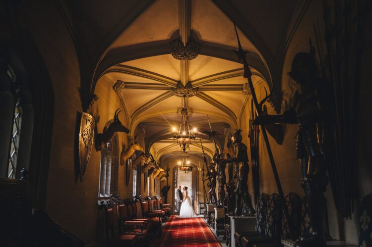 couple shoot at Hampton Court Castle