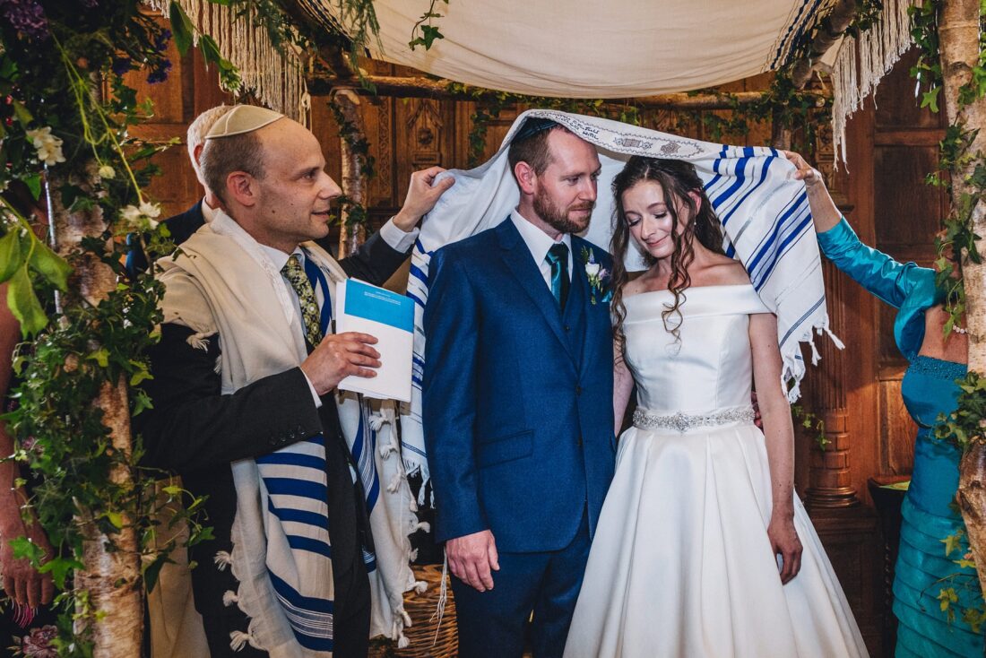 jewish wedding ceremony at Brinsop Court hereford