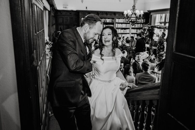 jewish wedding ceremony at Brinsop Court hereford