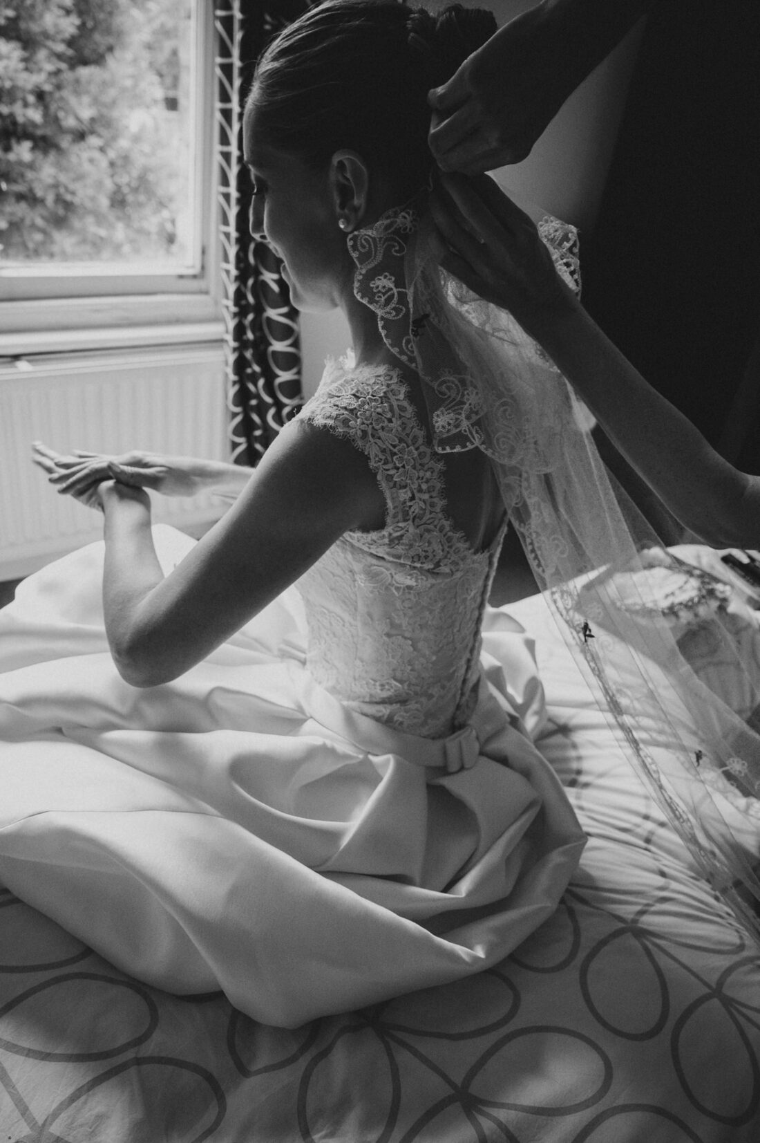 beautiful bride before the ceremony, Cambridge wedding photographer, west midlands wedding fairs