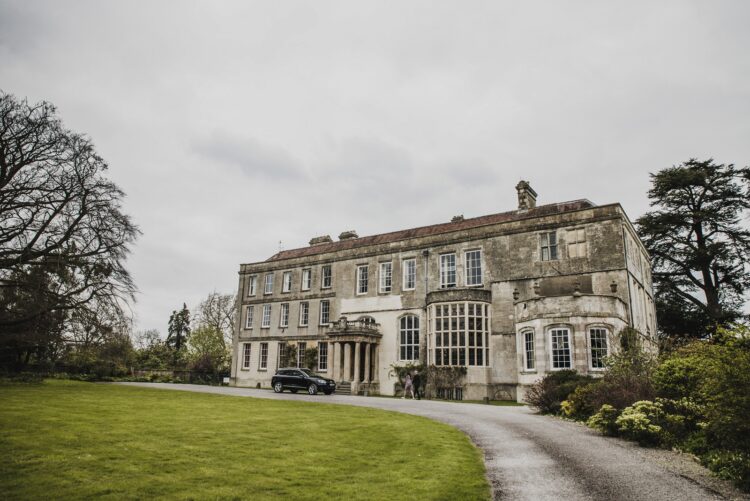 Elmore Court wedding photographer, the main building