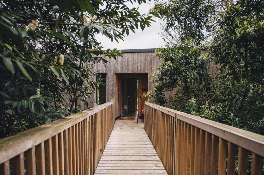 Elmore Court wedding photographer, the treehouse is such a unique location