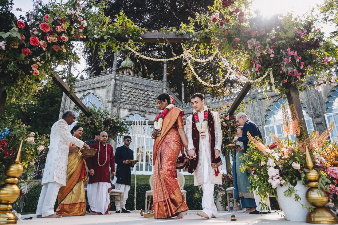 a flowery mandap, sezincote house wedding photography